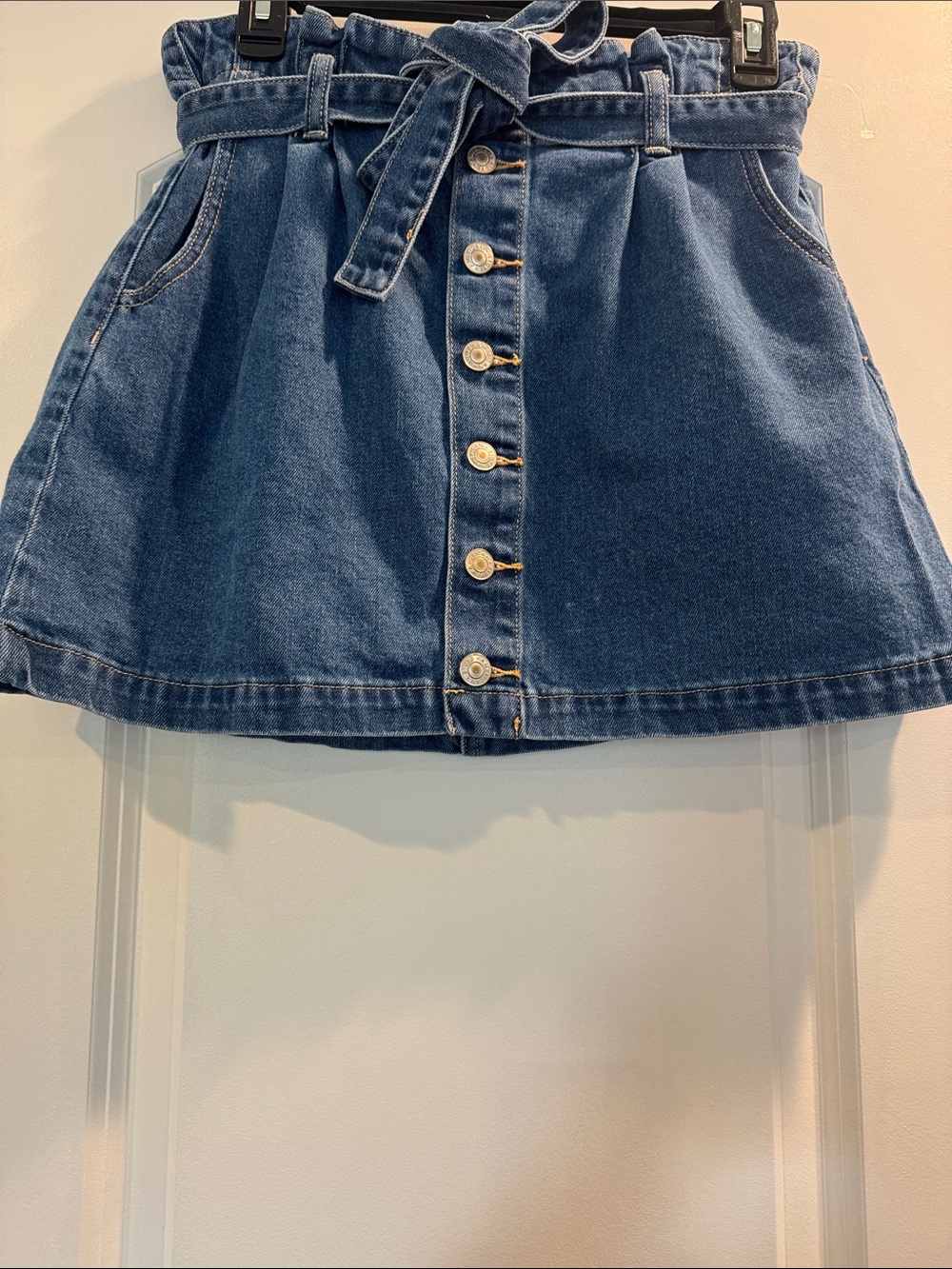 American Eagle Outfitters Blue Denim Button-Front Mini Skirt With Bow. Size 8